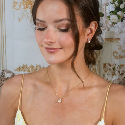 Lustrous